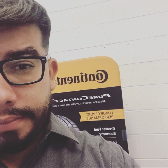 Meet your Posher, Moises - Picture 1 of 1